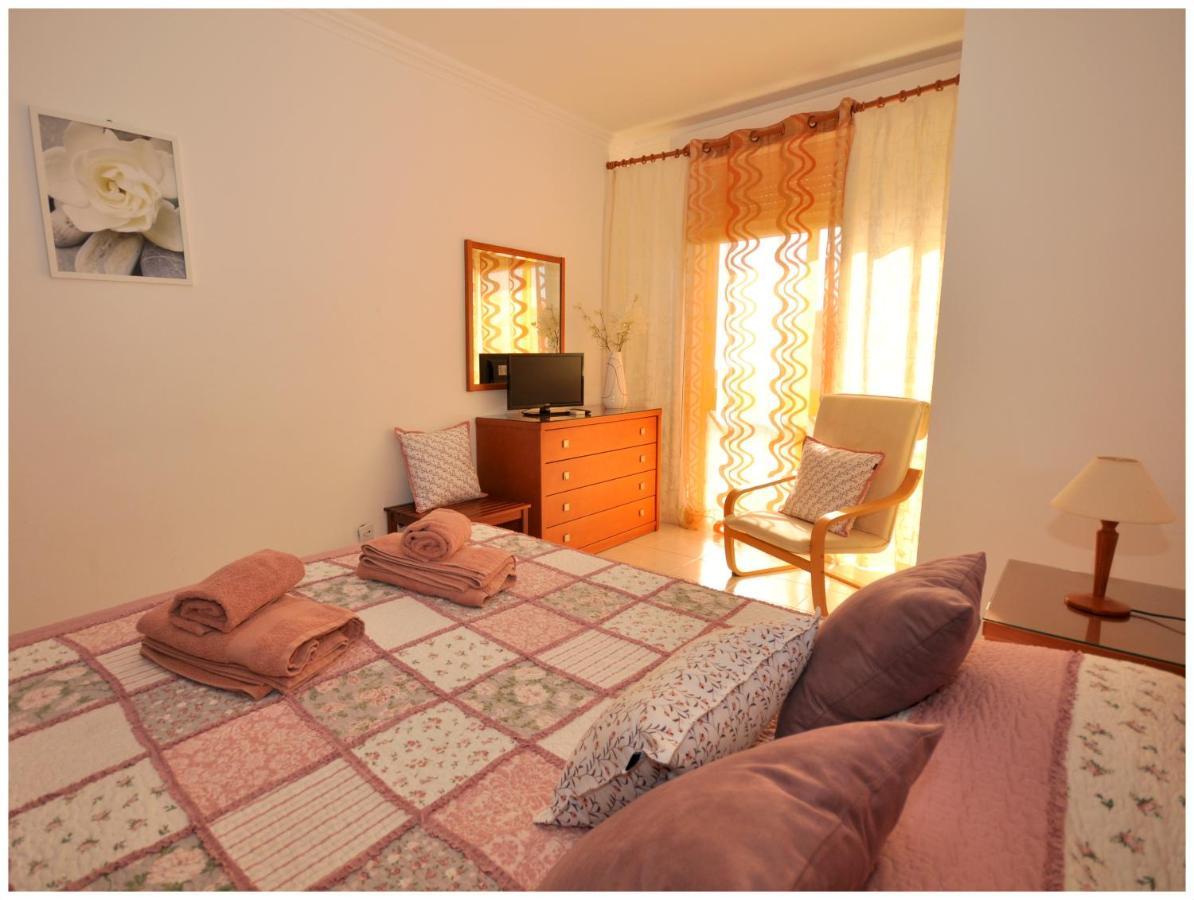 Apartamentos Capitolina Quarteira Exterior photo