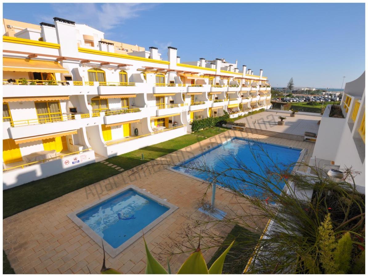 Apartamentos Capitolina Quarteira Exterior photo