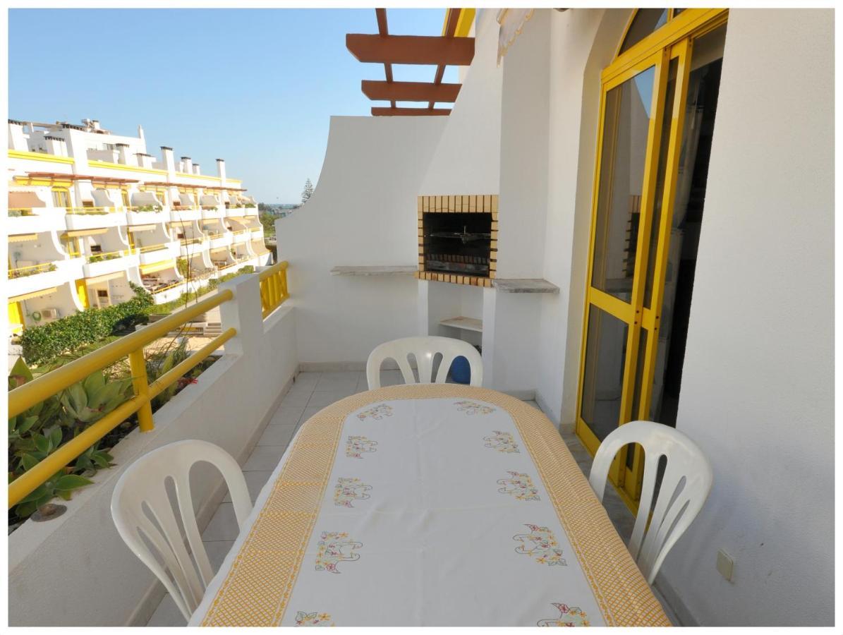 Apartamentos Capitolina Quarteira Exterior photo