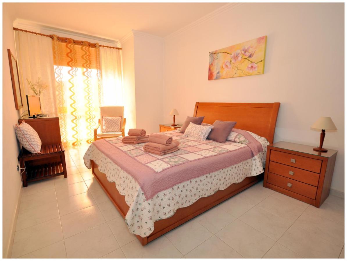 Apartamentos Capitolina Quarteira Exterior photo